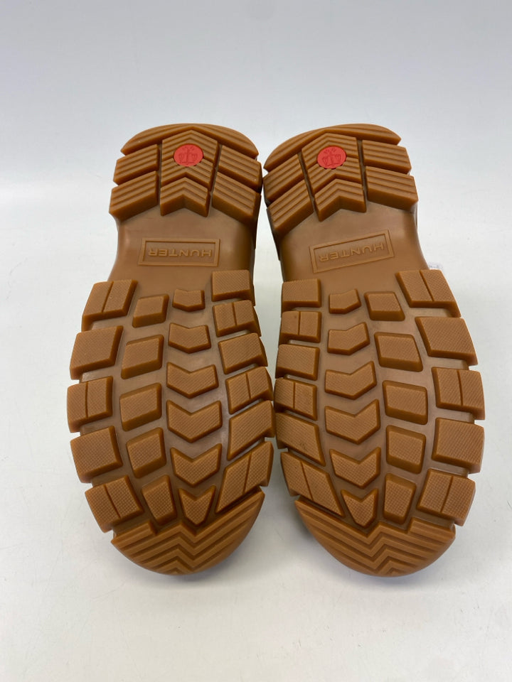 NWT Hunter US Shoe Size 9 Cream Boots