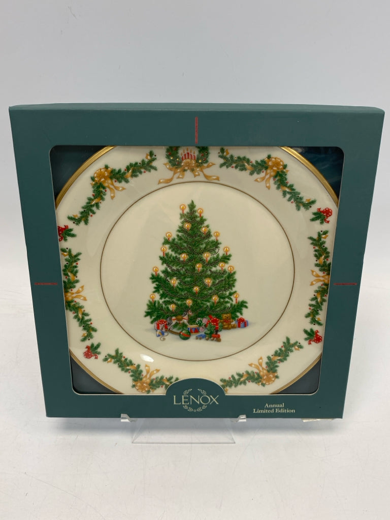 Lenox Cream Green/Multi Christmas Decorative Plate