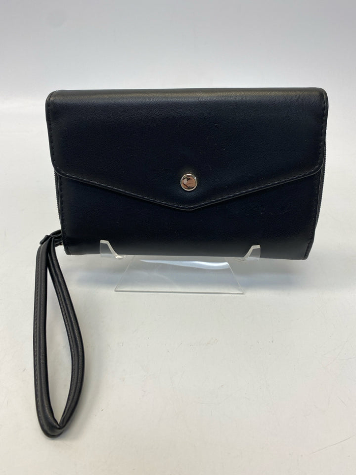 NWT Black Wristlet