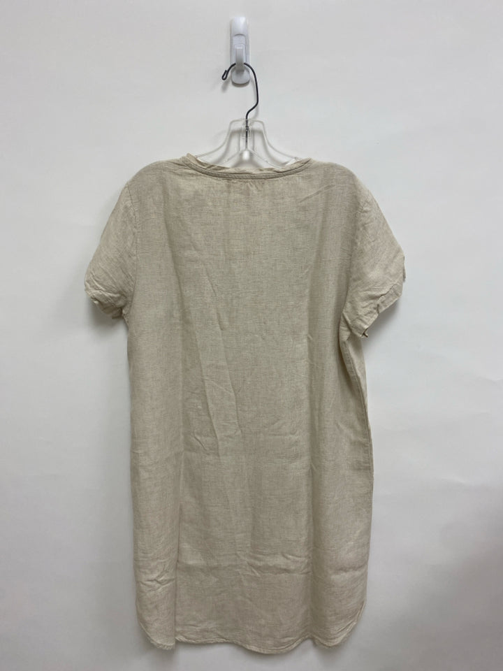 Cloth &amp; Stone Size L Tan V Neck Ladies Dress