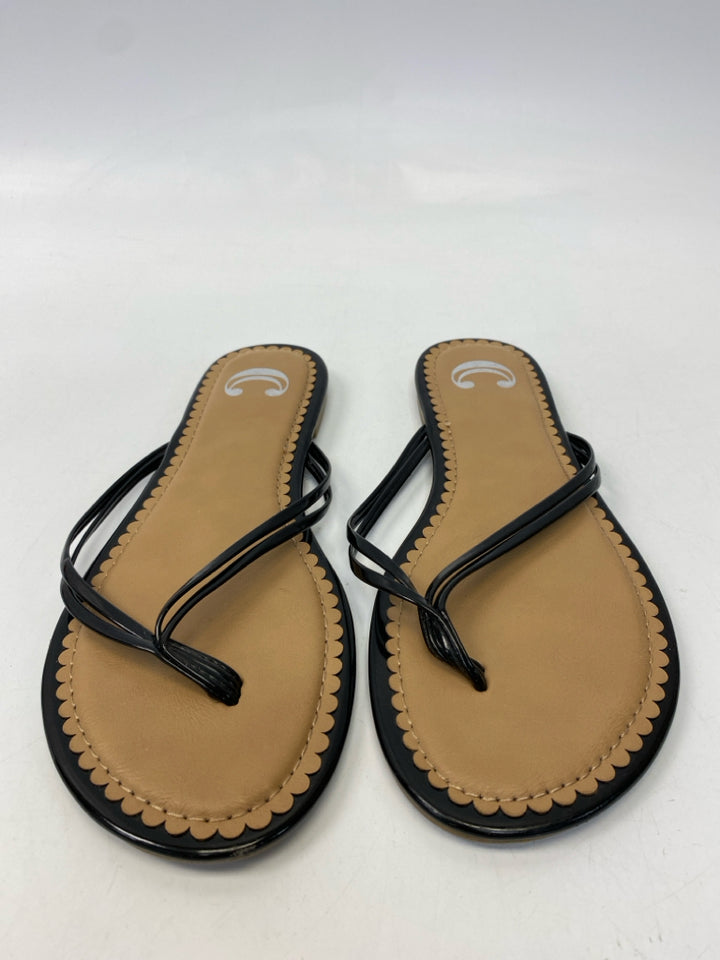 Journee  Size 9 Black Sandals