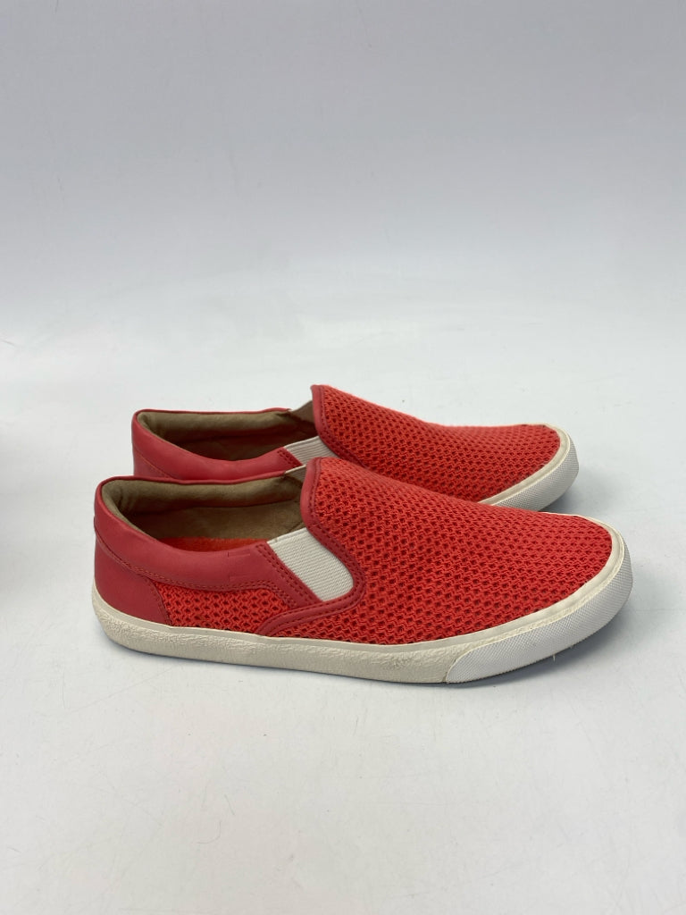 NWOT Lucky Brand  Size 7.5 Coral Sneakers