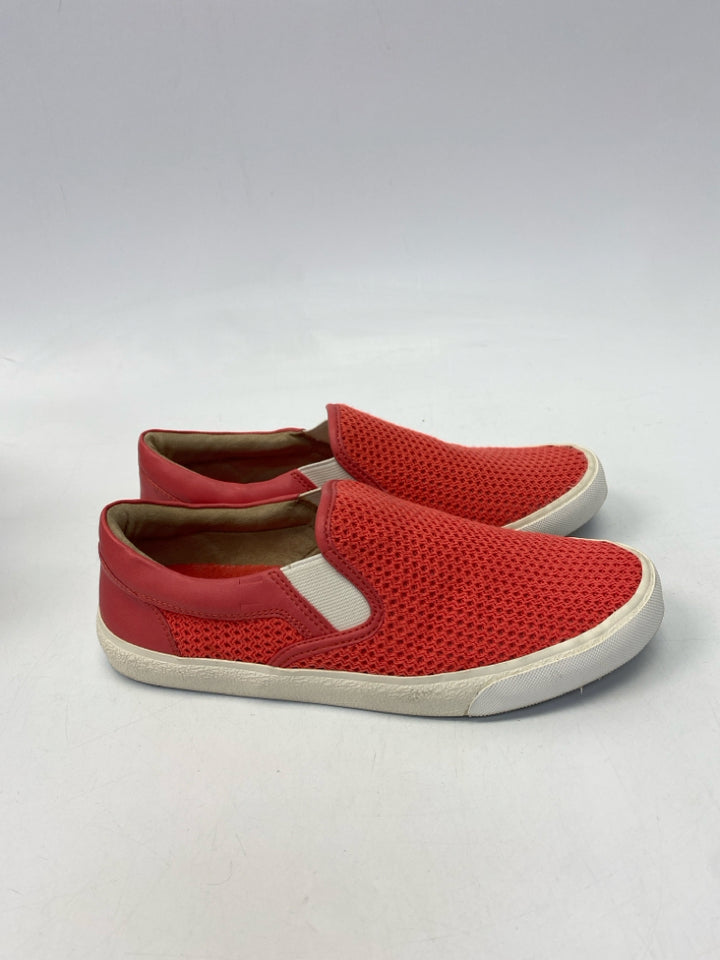 NWOT Lucky Brand  Size 7.5 Coral Sneakers