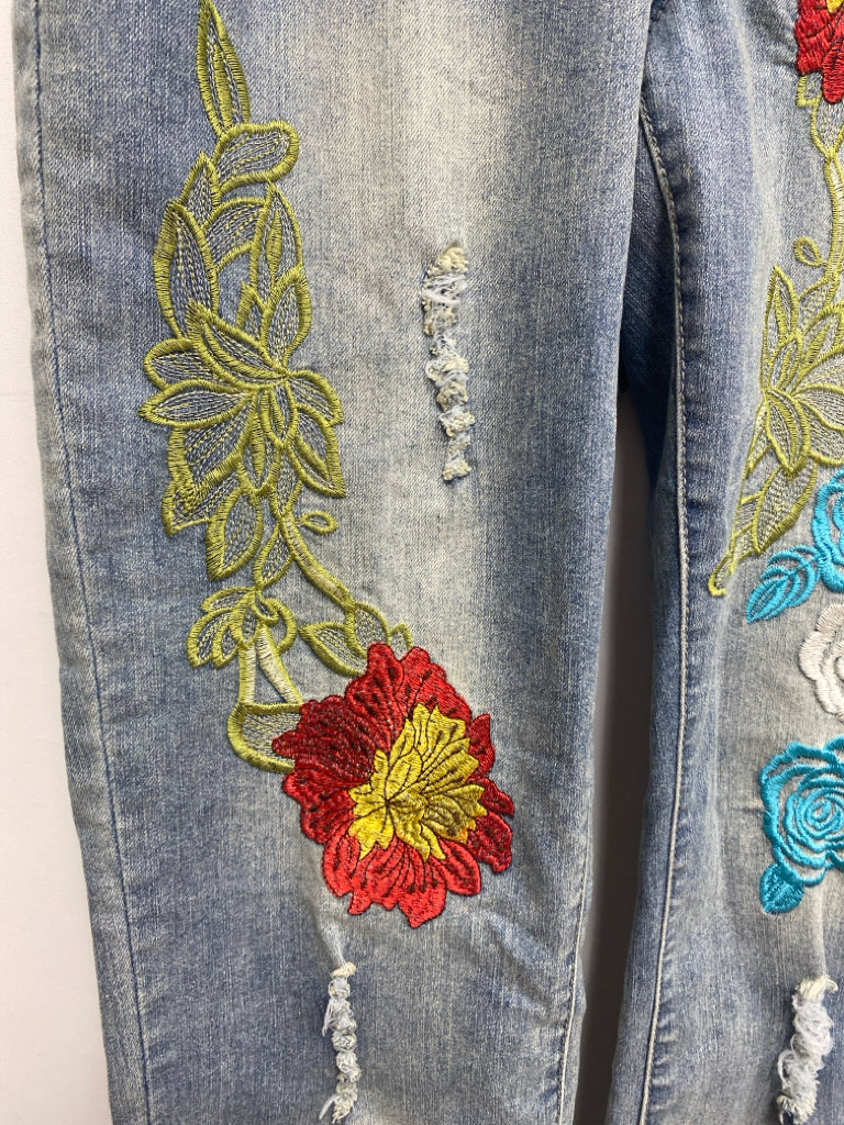 Size 6 Faded Denim Flowers Embroidered Ladies Jeans