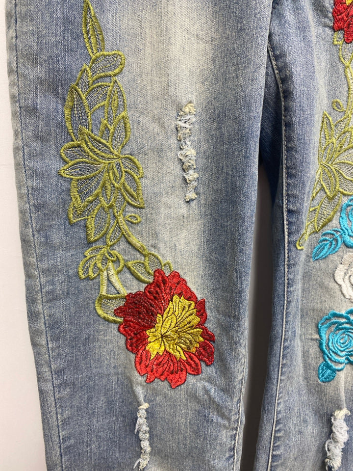 Size 6 Faded Denim Flowers Embroidered Ladies Jeans