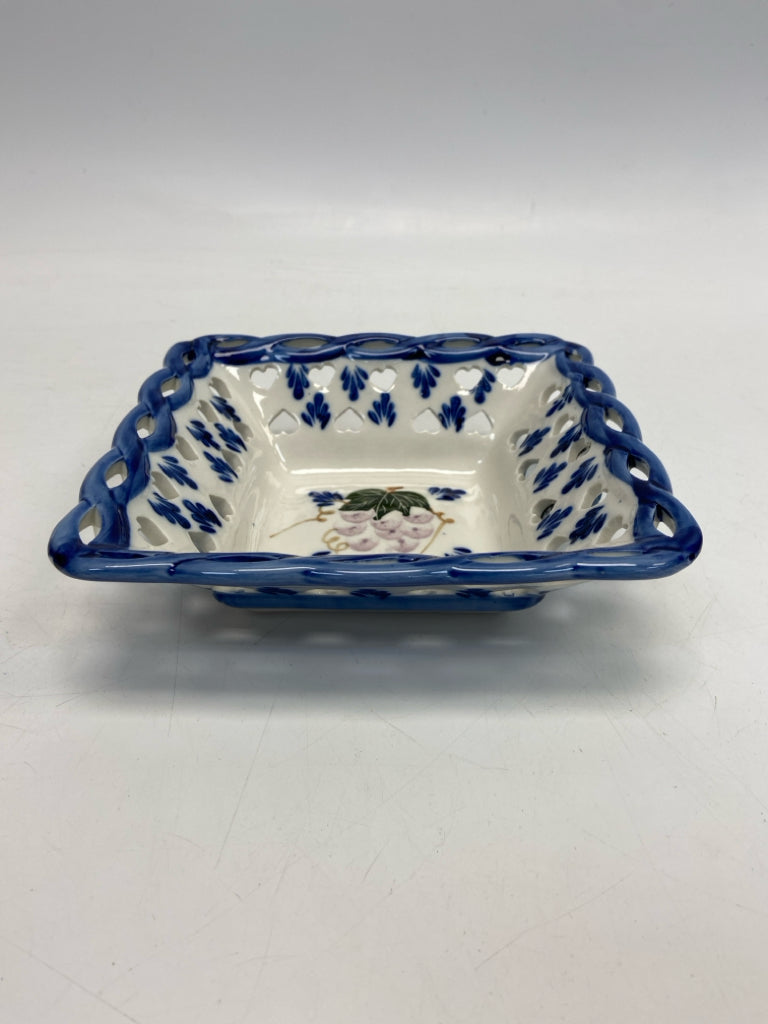 White Blue Grapes Bowl(s)