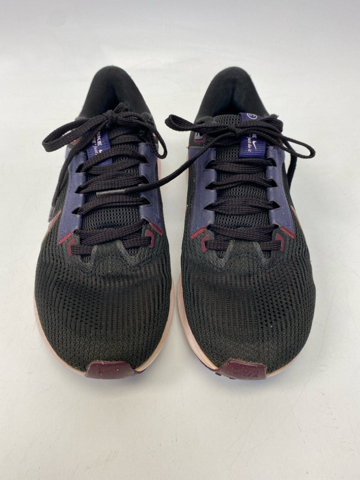 Nike  Size 9 Black Lace-up Sneakers