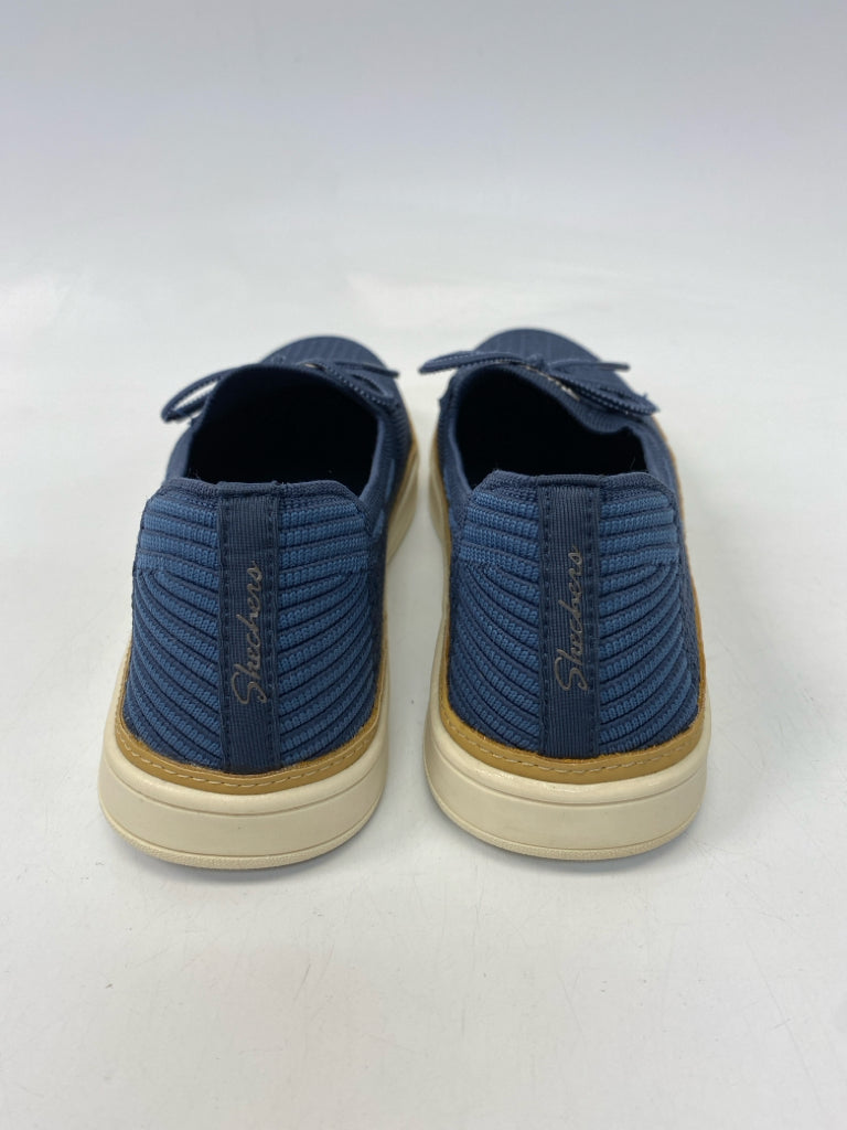 Skechers  Size 7.5 Blue Sneakers