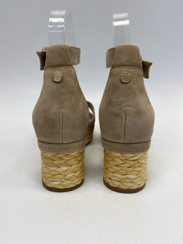 VINCE CAMUTO  Size 6.5 Tan Buckle(s) Sandals