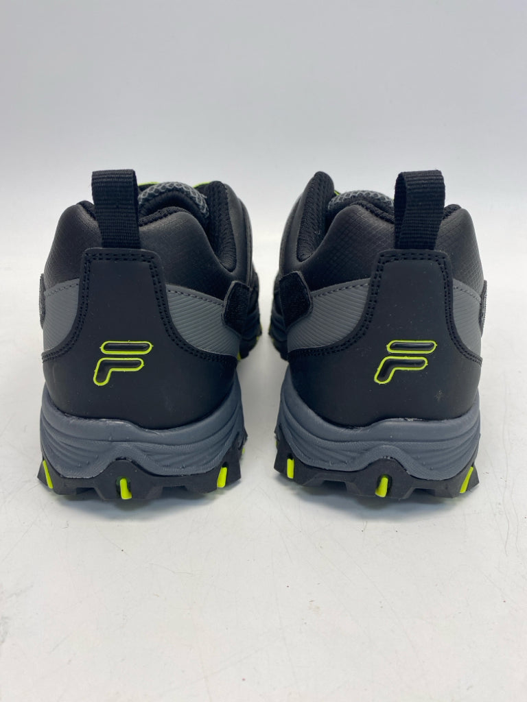NWOT Fila Size 9 Gray Lime Green Lace-Up Men&