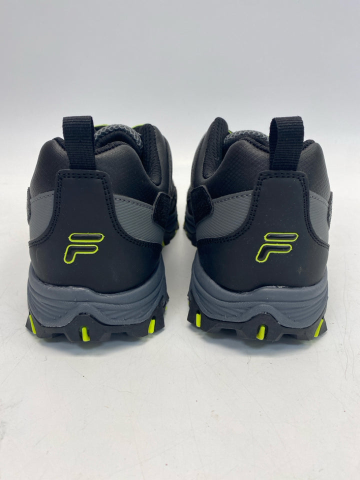 NWOT Fila Size 9 Gray Lime Green Lace-Up Men&