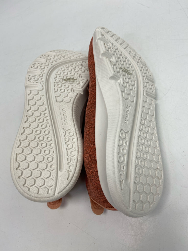 NWOT Spenco  Size 7 Coral Streaked Flats