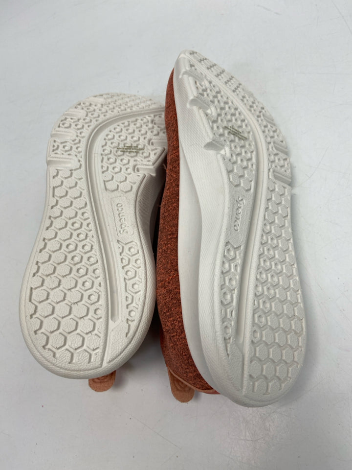 NWOT Spenco  Size 7 Coral Streaked Flats