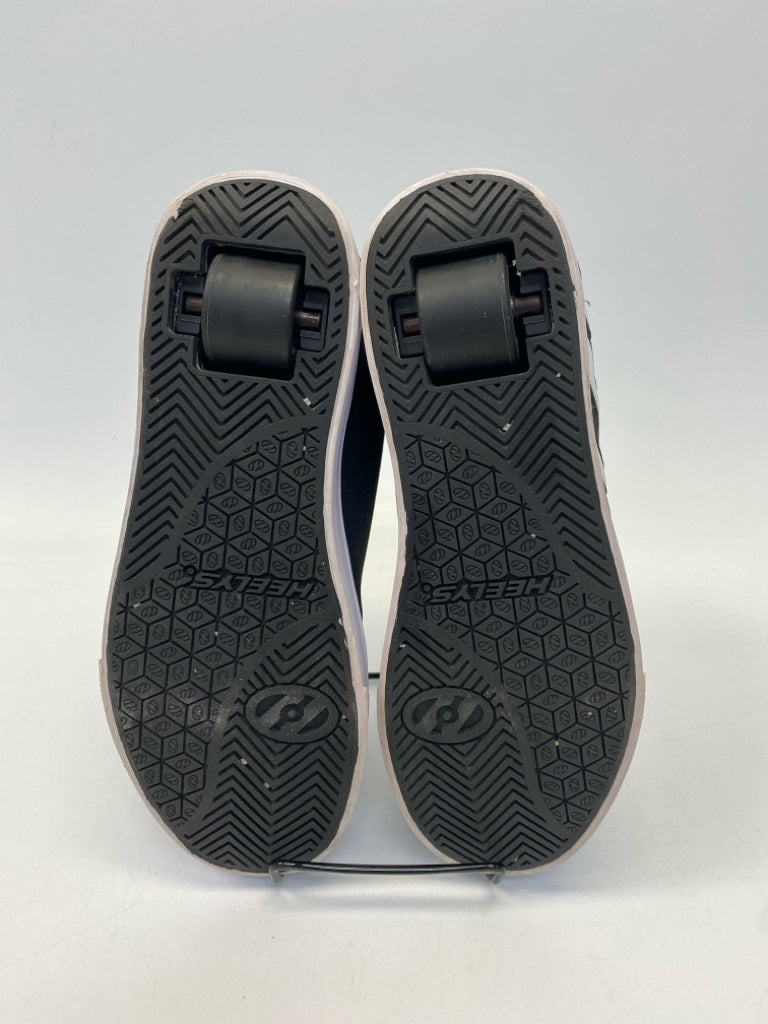 Heelys SIZE 7 Black White Lace-Up Boy&