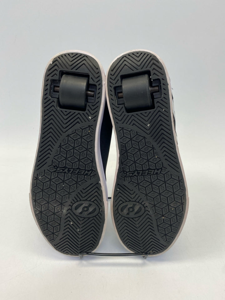 Heelys SIZE 7 Black White Lace-Up Boy&