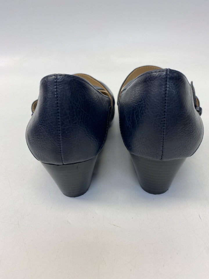 Life Stride US Shoe Size 8.5 Navy Heels