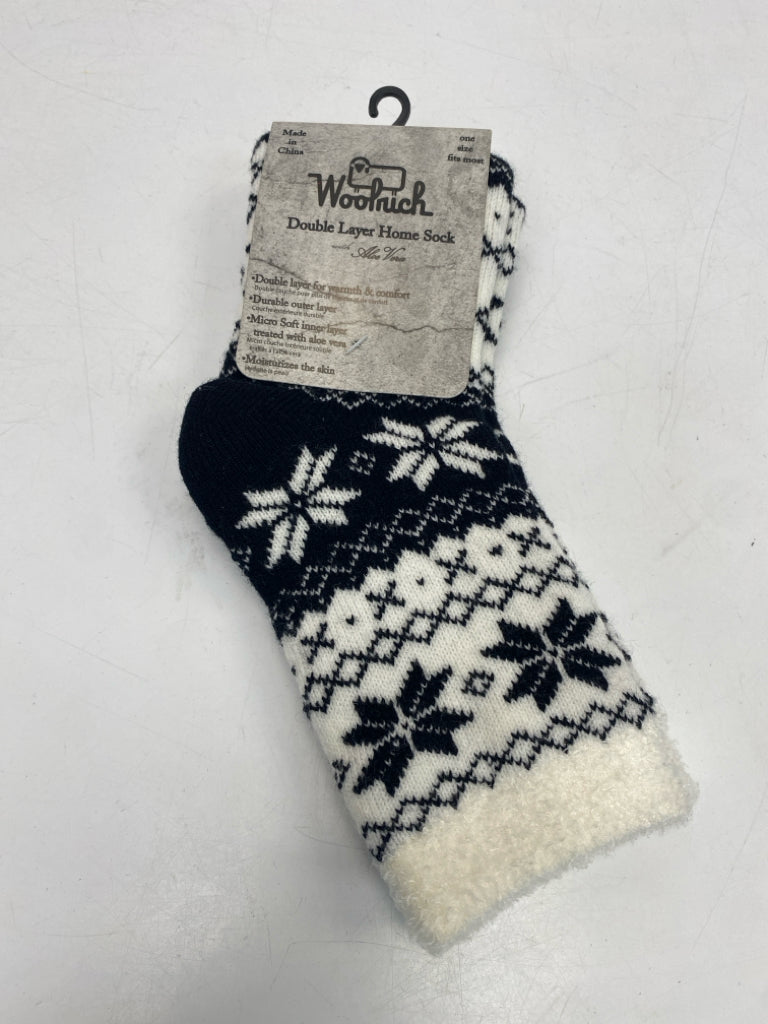 NEW Woolrich Black Cream Socks