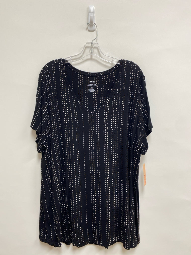 NWT EVRI  SIZE  2X Black White Squares V Neck Plus Size Top