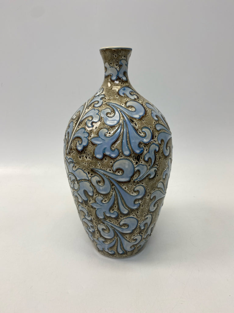 Brown/White Blue Leaves Flower(s) Vase