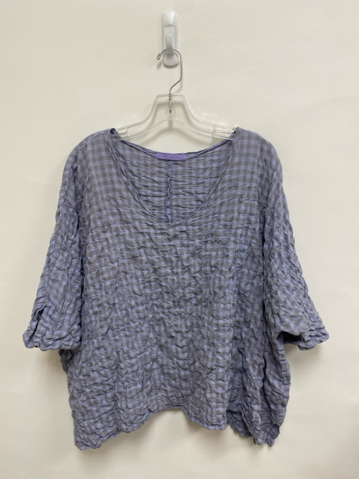 Cut Loose Size OSFM Pale Blue Gray Texture Ladies Top