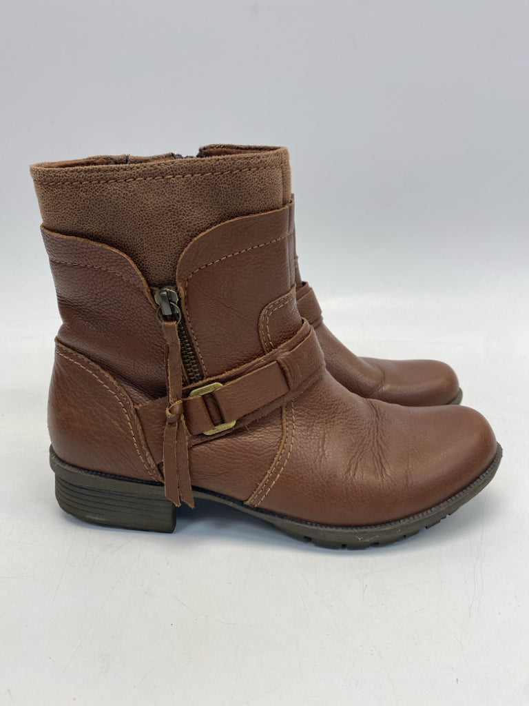 Clarks US Shoe Size 8.5 Brown Boots