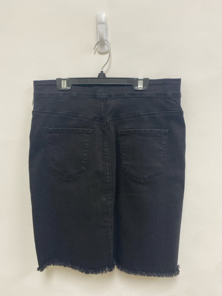 NWT Size 8 Black Denim Ladies Skirt