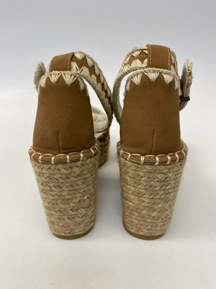Oasis Society Size 8.5 Brown Tan Sandals