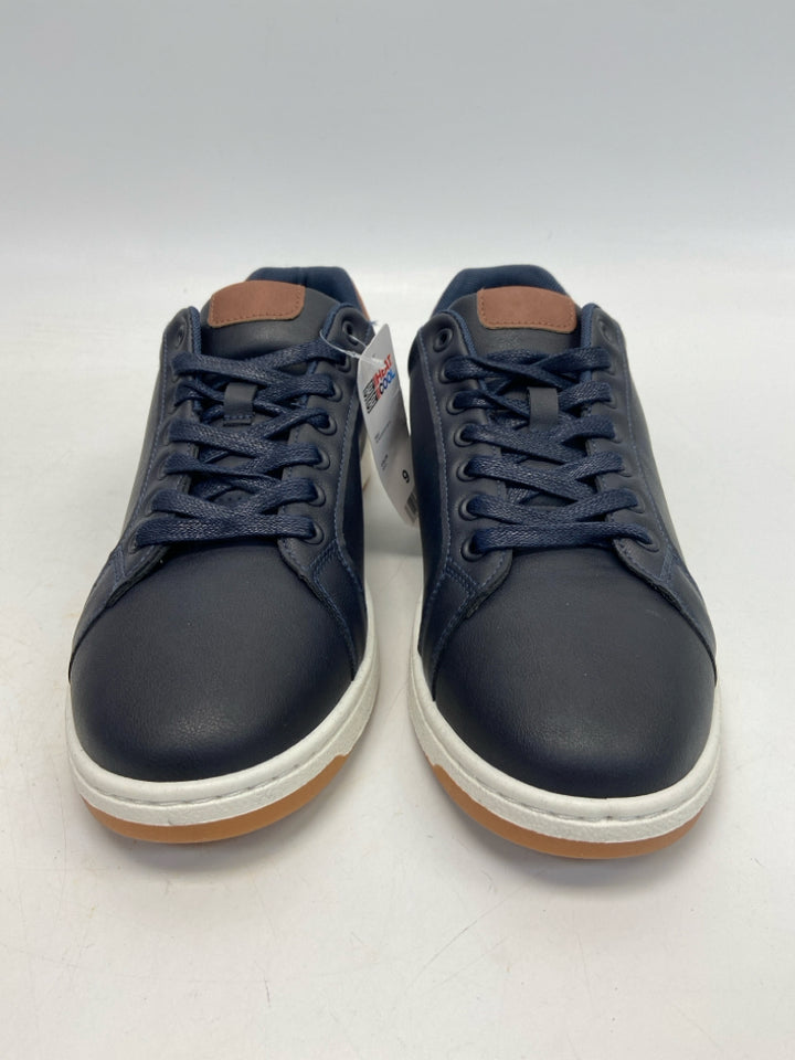 NWT 32 Degrees Size 9 Navy Lace-Up Men&