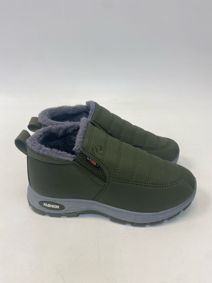 NWOT EU Shoe Size 38 Green Boots