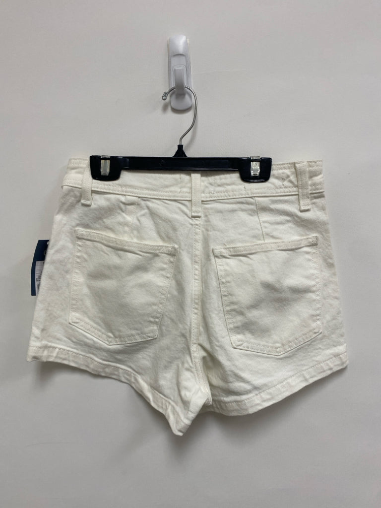 NWT Universal Thread Size 6 White Denim Ladies Shorts
