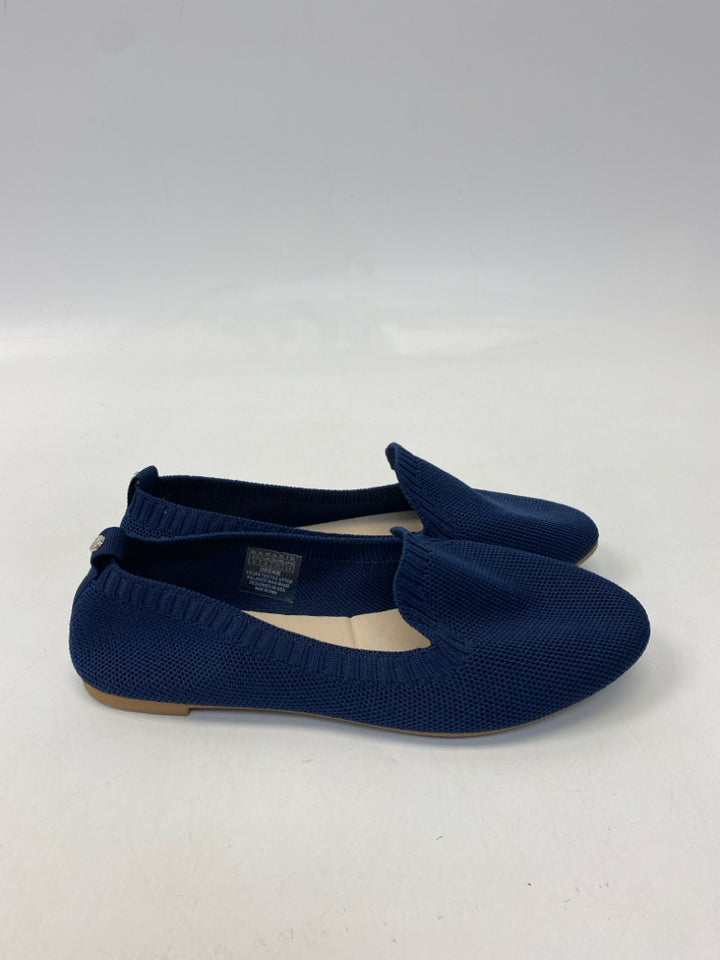 Danskin  Size 6 Navy Knit Flats