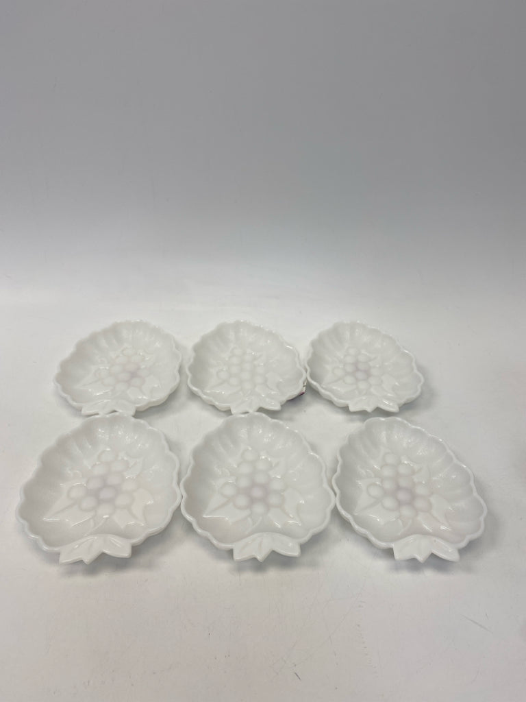 White Grapes Glass Plate (s)