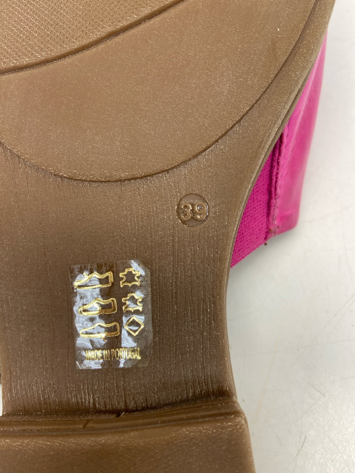 Size 39 Fuchsia Sandals