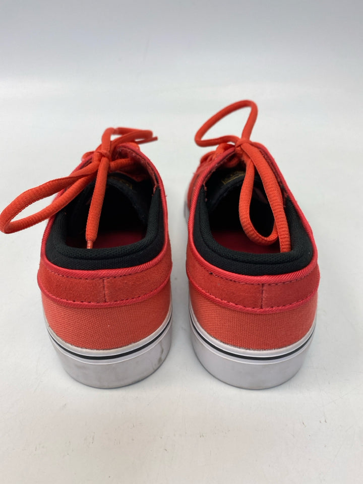 Nike SIZE 3.5 Red Lace-Up Girl&