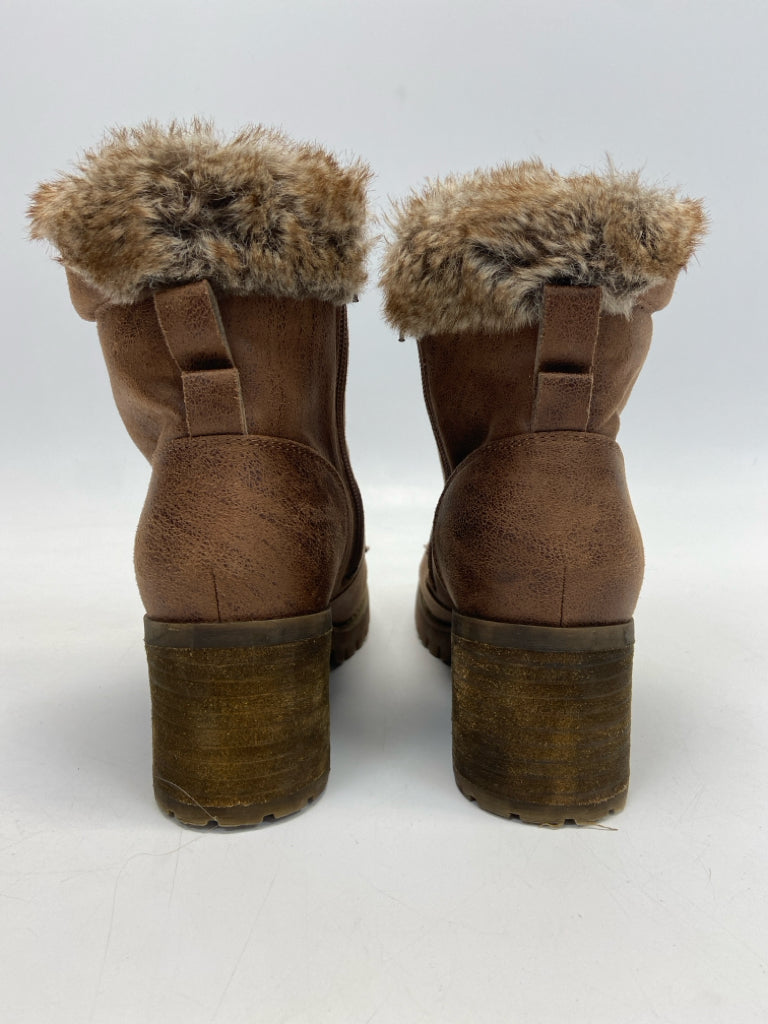 Steve Madden  Size 9 Brown Lace-up Boots