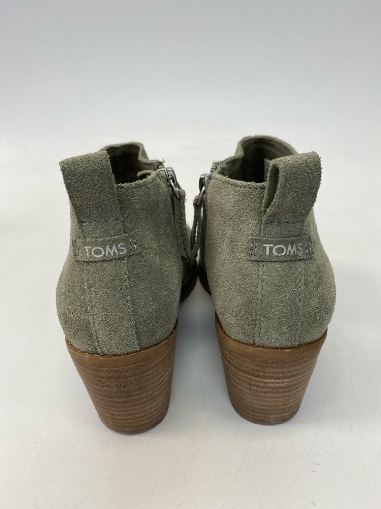 Toms  Size 7.5 Sage Suede Boots