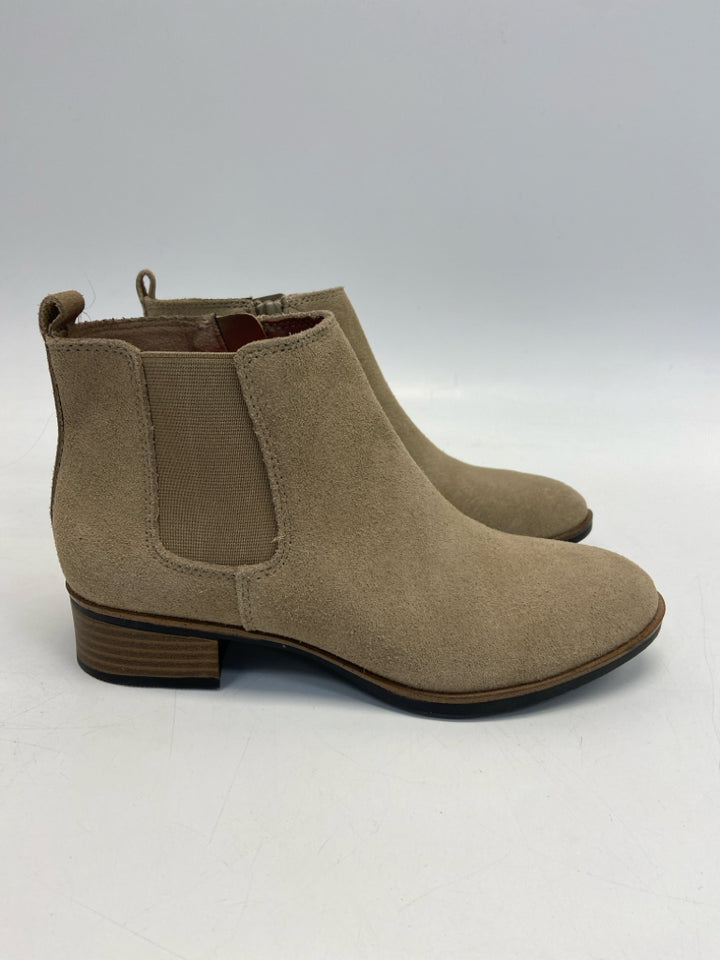 NWOT White Mountain  Size 7 Cream Side Zipper Suede Boots