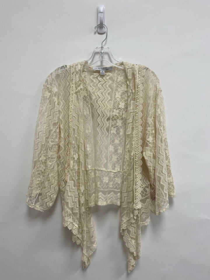 Size M Cream Flowers Lace Ladies Sweater