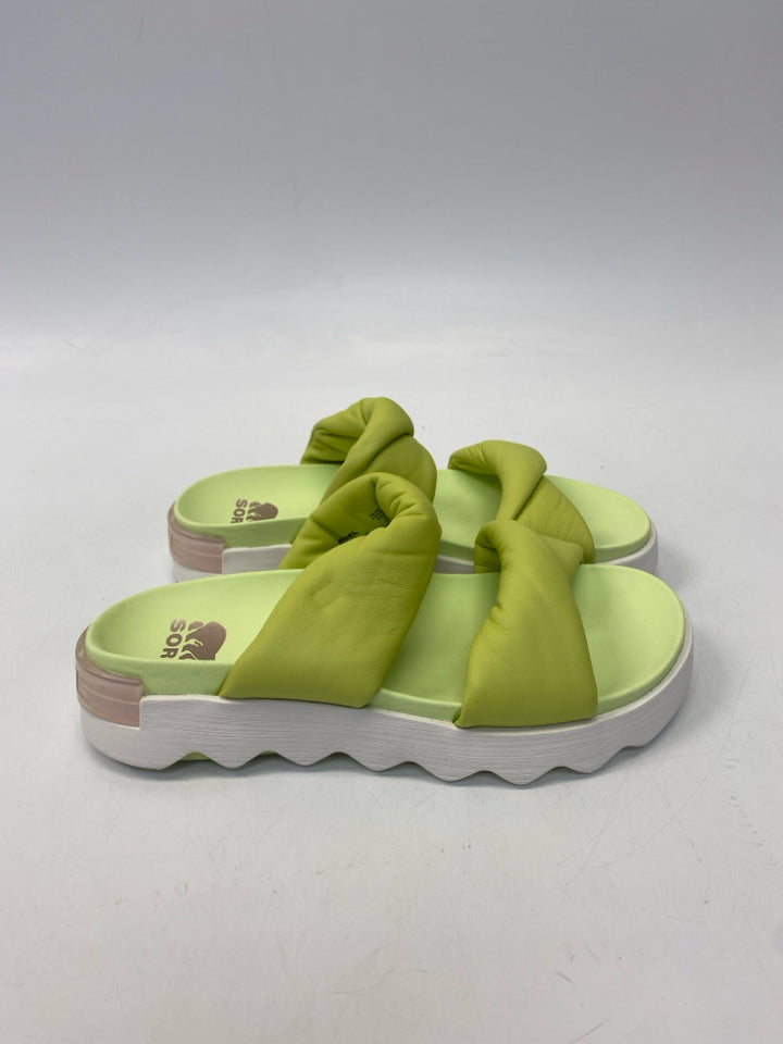 Sorel  Size 9 Lime Green Puffer Sandals