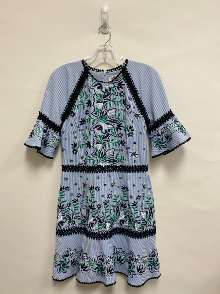 AMUR Size 8 Blue/White Navy/Green Embroidered Bell Sleeves Ladies Dress