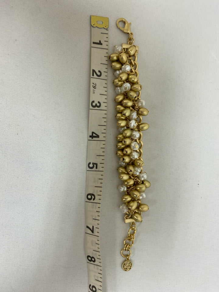 LILLY PULITZER Gold Color Pearl Color Beaded Bracelet