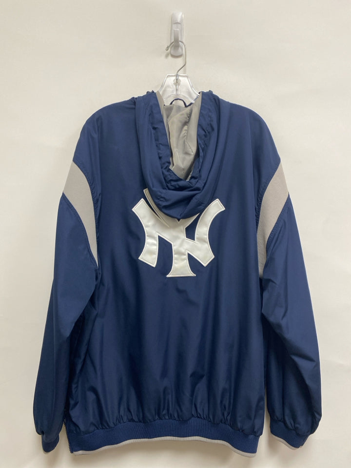 Size XL Navy/Gray Hooded Men&