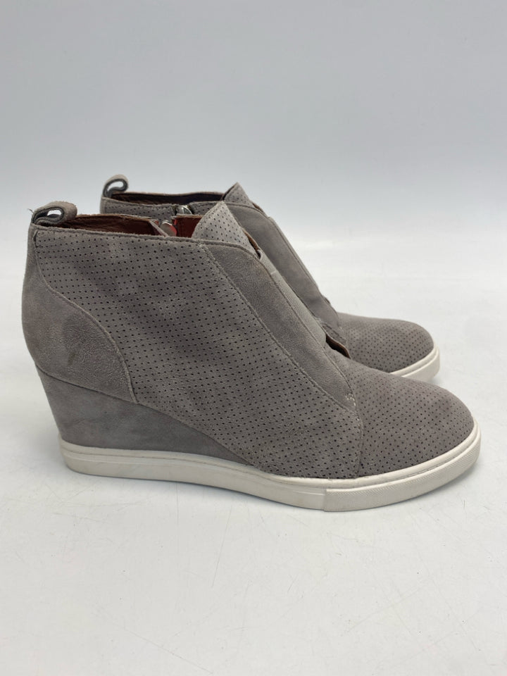 US Shoe Size 8 Gray Perforated Sneakers