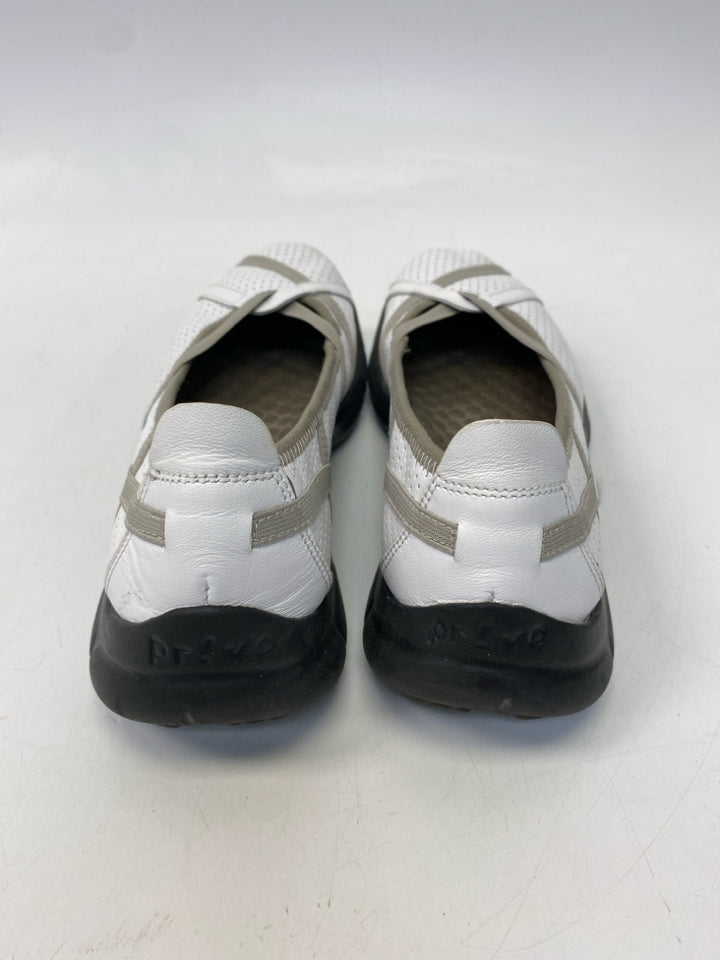 Clarks  Size 8 White Gray Perforated Flats