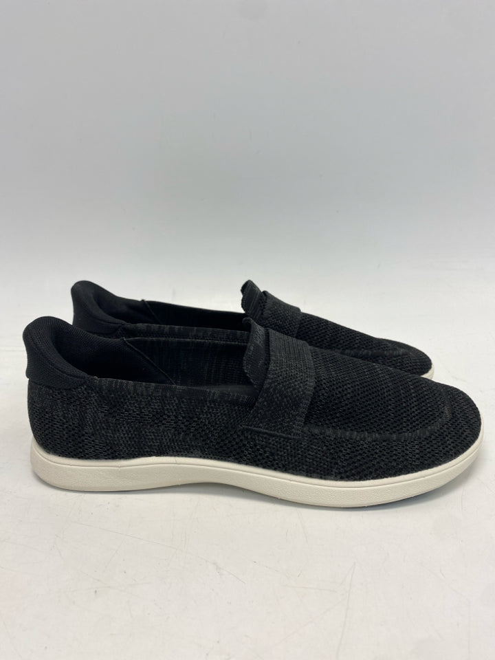 NWOT Hike Footwear  Size 8 Black Knit Flats