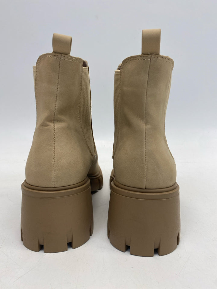 NWOT Madden Girl US Shoe Size 8.5 Cream Boots
