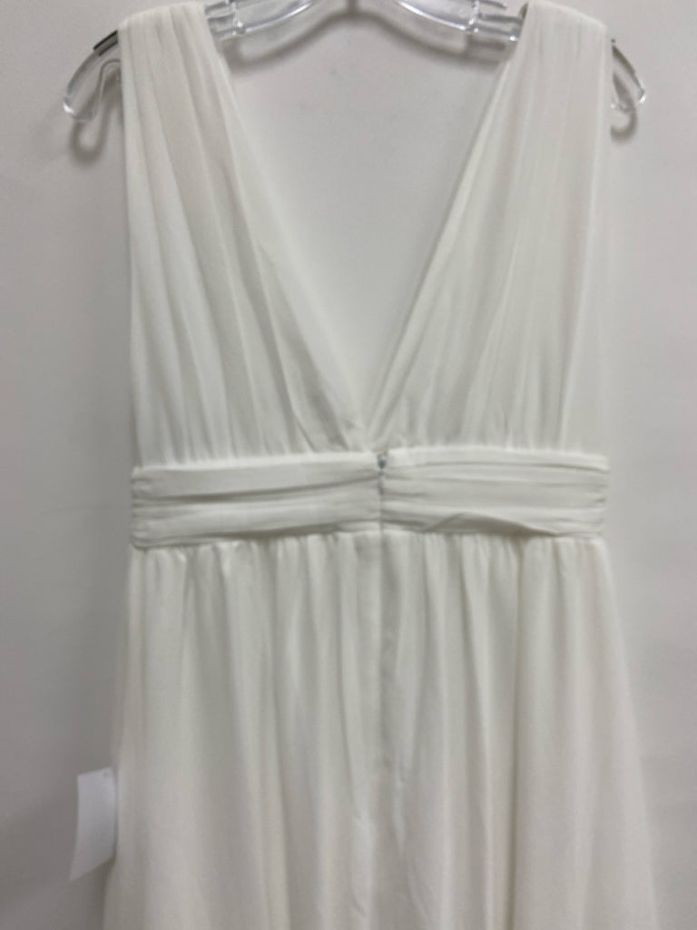 NWT LuLus Size M White Maxi Ladies Dress
