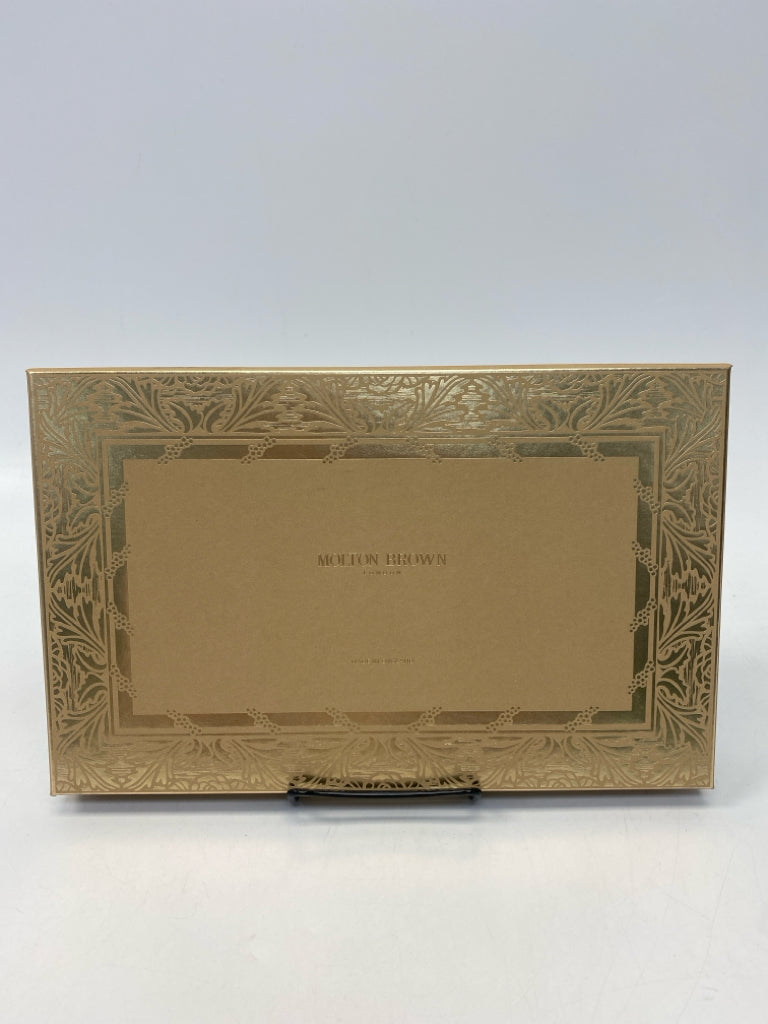 NEW/BOX Assorted Misc. Bath Item