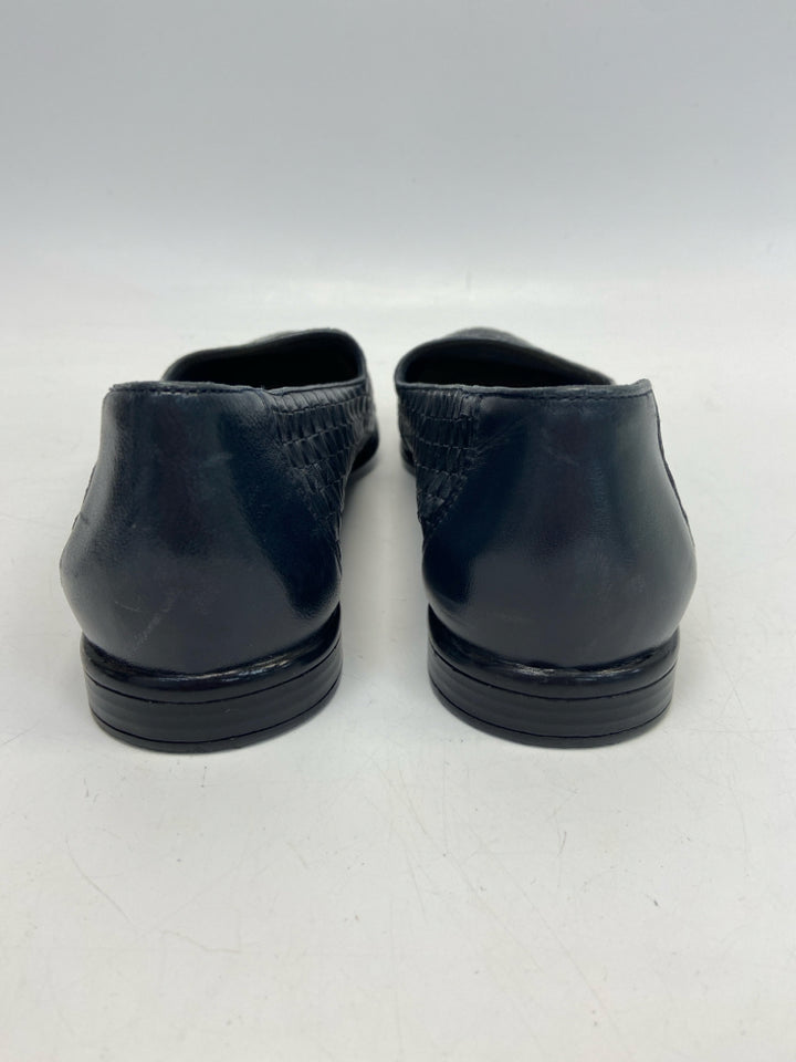 NWOT Trotters  Size 11 Dark Navy Woven Flats