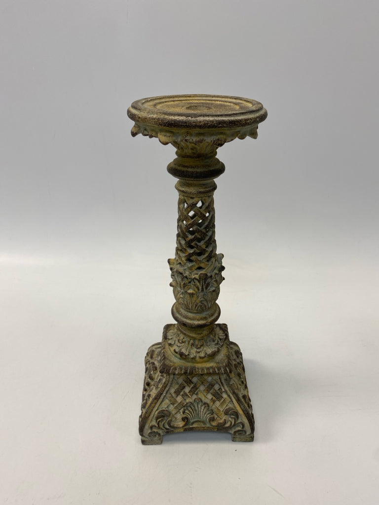 Cream Bronze/Gold Acanthus Candleholder(s)